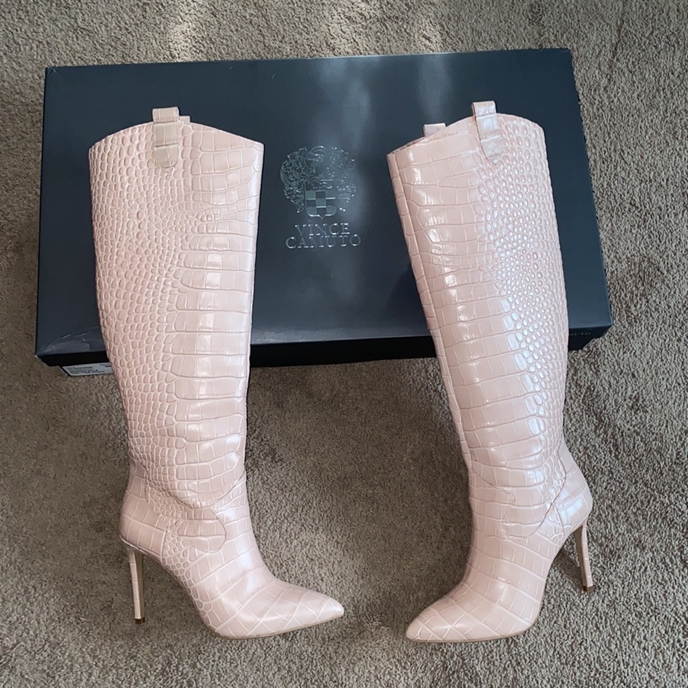 Vince Camuto knee high boots w/ heel and box